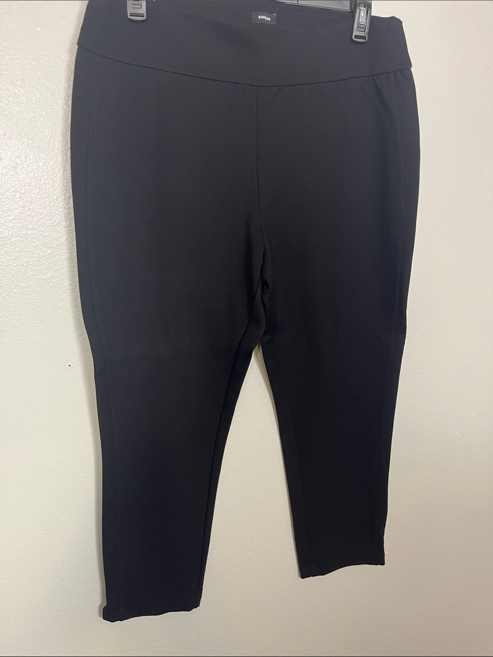 Express Black Cropped Pull-On Ankle Pants